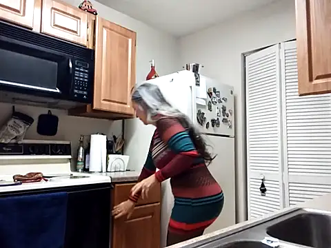 Snapshot of EvaRobinson chatting on January 2025 03:32:01 PM EvaRobinson online show from January 2025 03:32:01 PM