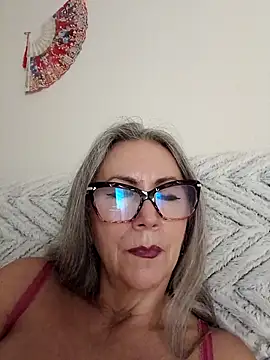 Snapshot of EvaRobinson chatting on January 2025 05:05:02 AM EvaRobinson online show from January 2025 05:05:02 AM