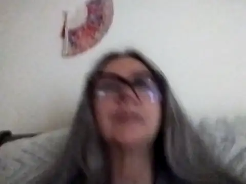 Snapshot of EvaRobinson chatting on February 2025 02:45:02 AM EvaRobinson online show from February 2025 02:45:02 AM