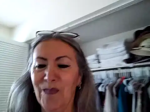 Snapshot of EvaRobinson chatting on February 2025 09:01:01 PM EvaRobinson online show from February 2025 09:01:01 PM