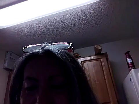 Snapshot of EvaRobinson chatting on February 2025 06:27:02 PM EvaRobinson online show from February 2025 06:27:02 PM