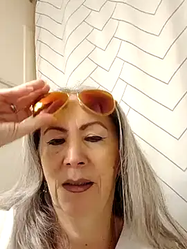 Snapshot of EvaRobinson chatting on February 2025 03:31:02 PM EvaRobinson online show from February 2025 03:31:02 PM