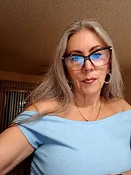 Snapshot of EvaRobinson chatting on March 2025 01:54:02 AM EvaRobinson online show from March 2025 01:54:02 AM