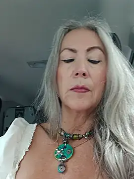 Snapshot of EvaRobinson chatting on September 2025 04:29:01 PM EvaRobinson online show from September 2025 04:29:01 PM