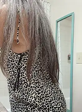 Snapshot of EvaRobinson chatting on October 2025 08:09:02 PM EvaRobinson online show from October 2025 08:09:02 PM