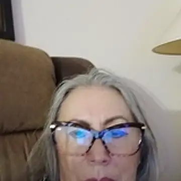 Snapshot of EvaRobinson chatting on October 2025 11:18:02 PM EvaRobinson online show from October 2025 11:18:02 PM