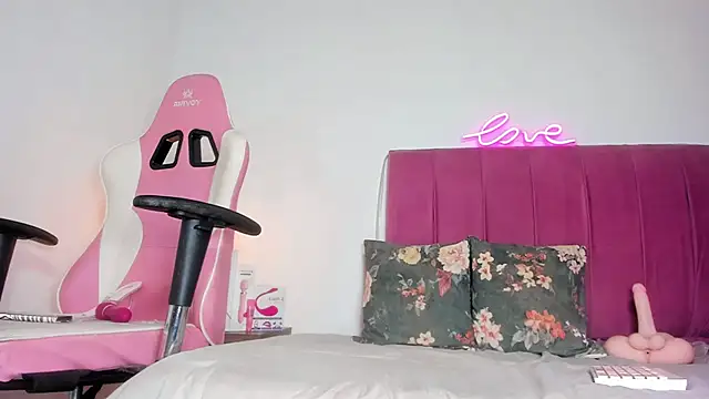 Snapshot of Valentinamolina_ chatting on June 2026 08:02:01 PM Valentinamolina online show from June 2026 08:02:01 PM