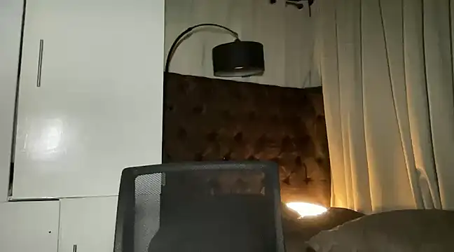 Lilly cruz online show from December 2024 08:28:02 PM