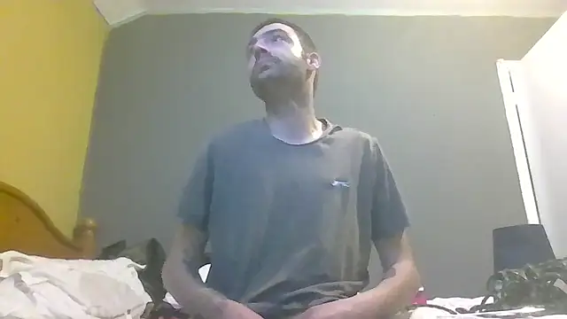 Snapshot of ThatGuyNextDoor1992 chatting on March 2025 11:25:01 PM ThatGuyNextDoor1992 online show from March 2025 11:25:01 PM