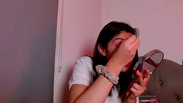 Red-moon1 online show from December 2025 06:43:02 AM