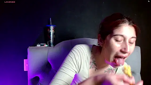 Red-moon1 online show from February 2026 04:41:01 AM