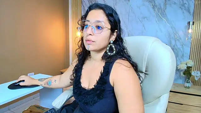 sophiaamethystt online show from July 2026 01:03:01 PM