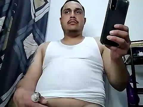 Snapshot of thickcocklatino chatting on January 2025 11:11:01 PM thickcocklatino online show from January 2025 11:11:01 PM