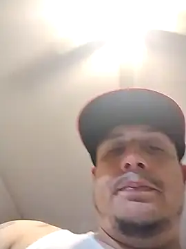 Snapshot of thickcocklatino chatting on March 2025 06:11:02 PM thickcocklatino online show from March 2025 06:11:02 PM