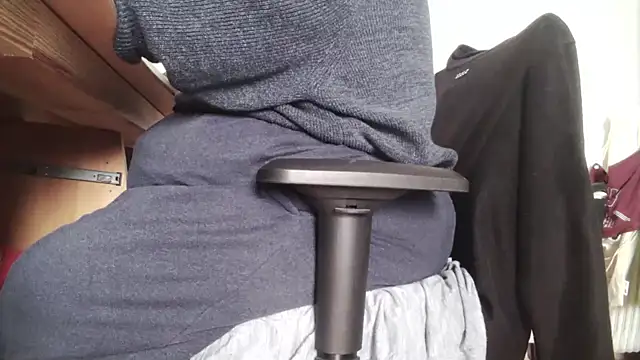 Snapshot of chubbysmallcock@xh chatting on March 2025 02:23:02 PM chubbysmallcockxh online show from March 2025 02:23:02 PM