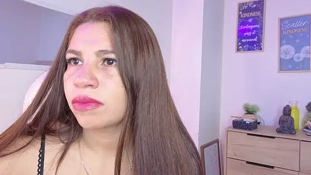 Snapshot of bluee_hazell chatting on March 2026 11:04:01 AM bluee hazell online show from March 2026 11:04:01 AM