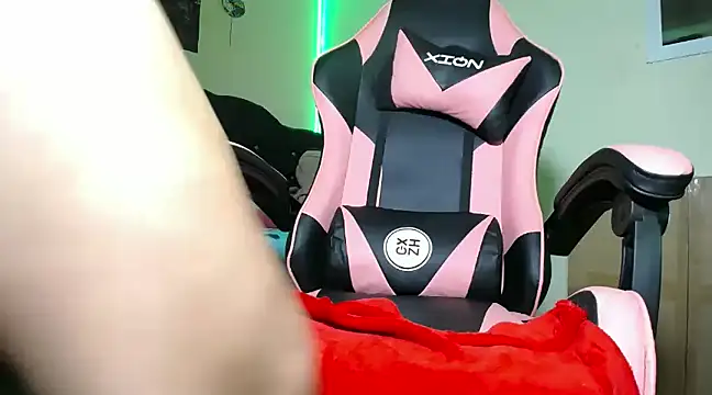 Snapshot of yuliana_19 chatting on March 2025 03:52:01 PM yuliana 19 online show from March 2025 03:52:01 PM