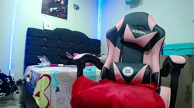 Snapshot of yuliana_19 chatting on March 2025 01:23:02 PM yuliana 19 online show from March 2025 01:23:02 PM