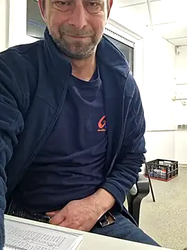 Snapshot of Mjn34 chatting on January 2025 07:06:02 AM Mjn34 online show from January 2025 07:06:02 AM