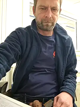 Snapshot of Mjn34 chatting on January 2025 07:04:02 AM Mjn34 online show from January 2025 07:04:02 AM