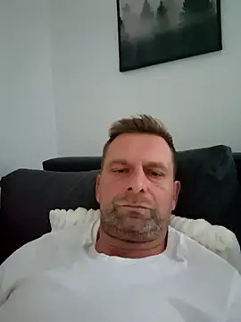 Snapshot of Mjn34 chatting on October 2025 05:47:02 AM Mjn34 online show from October 2025 05:47:02 AM