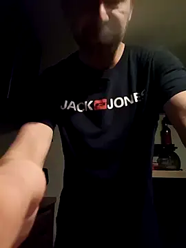 Snapshot of Mjn34 chatting on October 2025 05:40:01 AM Mjn34 online show from October 2025 05:40:01 AM