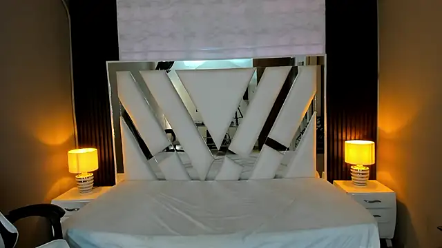 Linda4Petite online show from February 2026 06:13:01 PM