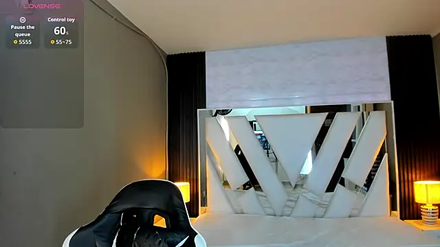 Linda4Petite online show from March 2026 06:14:02 PM