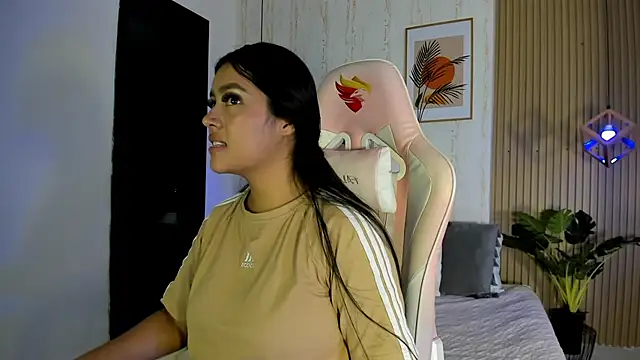 CameronCollins  online show from November 2025 08:41:01 PM