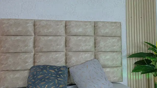 CameronCollins  online show from March 2026 07:18:02 PM