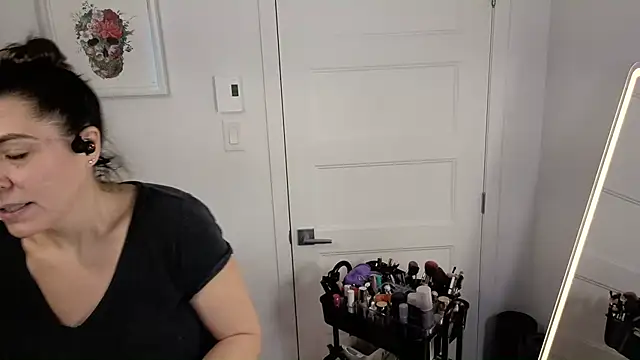 Ellie-L-Elizabeth online show from December 2025 03:10:01 PM