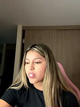 lunablossom  online show from January 2026 03:20:02 AM