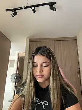 lunablossom  online show from March 2026 08:59:01 PM