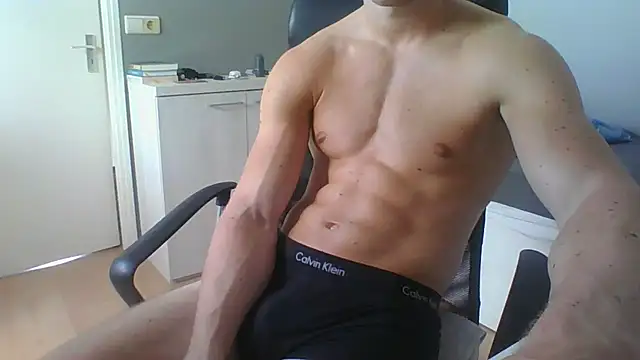 Snapshot of RamonJoosse2002 chatting on May 2026 02:45:01 PM RamonJoosse2002 online show from May 2026 02:45:01 PM