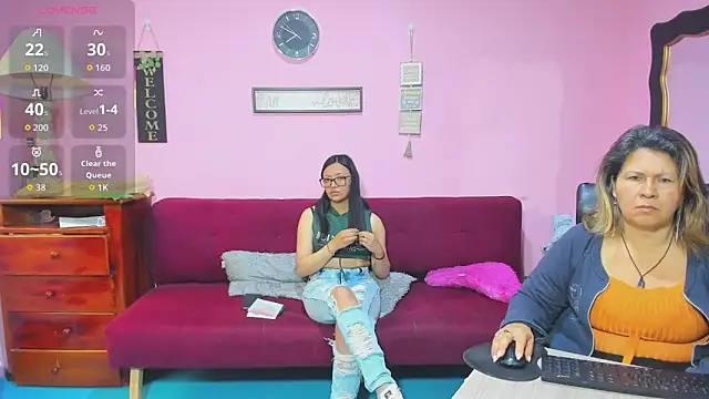 lesbiancuple online show from October 2025 12:49:02 PM