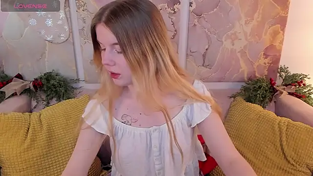 ohmyJuliet online show from December 2024 11:45:02 PM