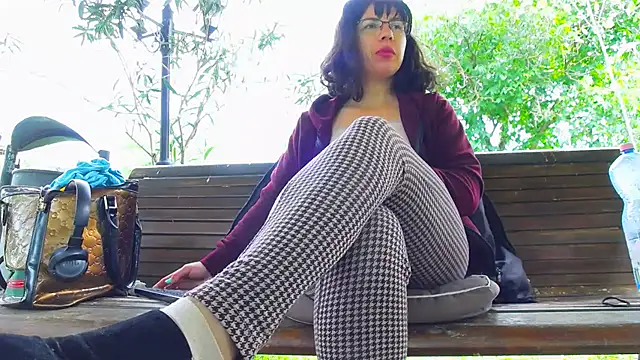 Snapshot of SquirtyMellissaLabia chatting on May 2026 05:37:02 AM SquirtyMellissaLabia online show from May 2026 05:37:02 AM