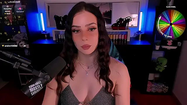 SofiRusselle online show from November 2025 05:23:01 PM