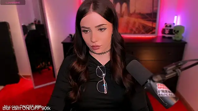 SofiRusselle online show from March 2026 06:01:01 PM