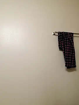 yellowwetfox online show from April 2026 12:43:01 PM