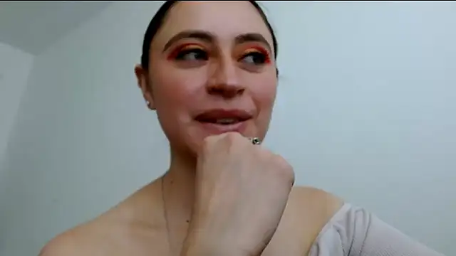 Snapshot of Juls_winter_ chatting on July 2026 06:21:01 PM Juls winter online show from July 2026 06:21:01 PM