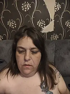 Snapshot of HouseWifeWhore_Milf chatting on June 2026 01:11:02 AM HouseWifeWhore Milf online show from June 2026 01:11:02 AM
