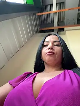 Snapshot of CrazzyChicks chatting on May 2026 05:27:02 AM CrazzyChicks online show from May 2026 05:27:02 AM
