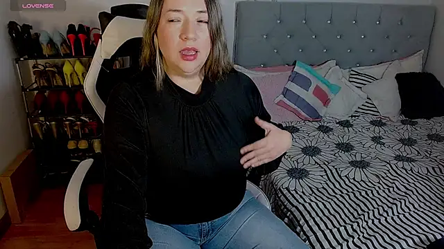 isabella rossse online show from November 2025 12:49:01 PM