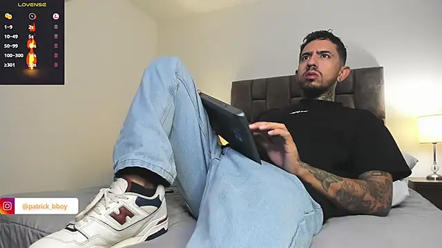 Snapshot of Evans_Osler chatting on February 2026 10:44:01 PM Evans Osler online show from February 2026 10:44:01 PM