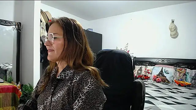 Xiimen online show from January 2025 12:46:01 AM