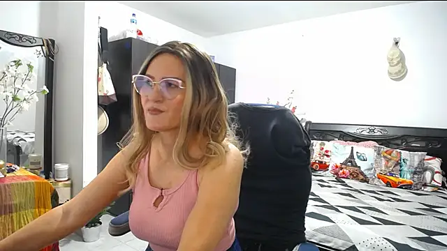 Xiimen online show from January 2025 12:43:02 AM