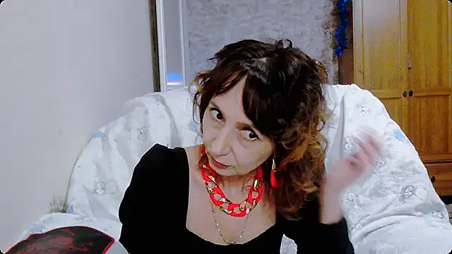 AnnieEltgant online show from December 2024 01:28:02 PM