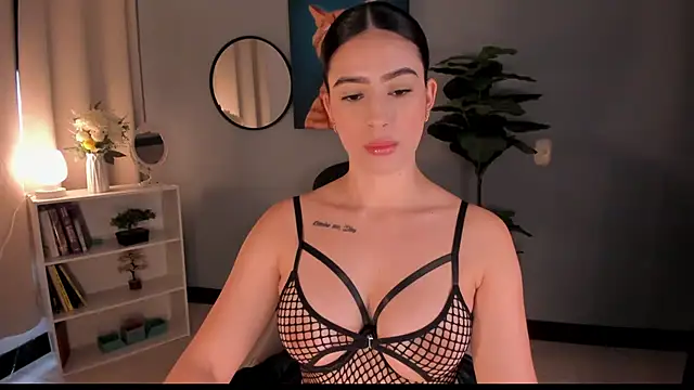 LiaPearce online show from November 2025 12:27:02 PM