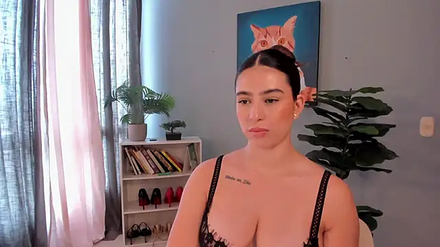 Snapshot of LiaPearce chatting on June 2026 03:54:01 PM LiaPearce online show from June 2026 03:54:01 PM